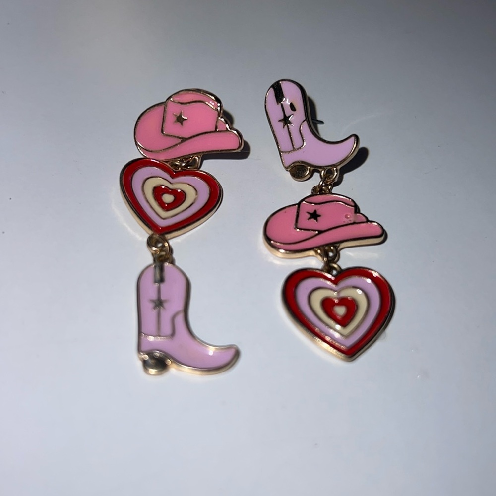 adorable cowgirl earrings🎀